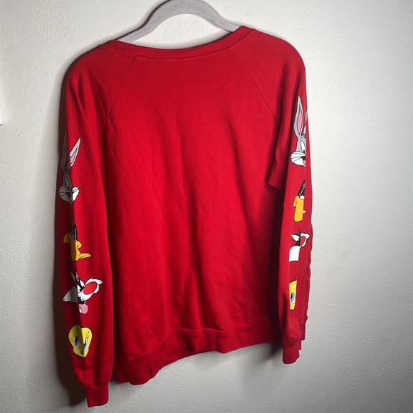 Looney Tunes red sweatshirt with Sylvester, Buggs, Taz and friends in size Large - Picture 3 of 10